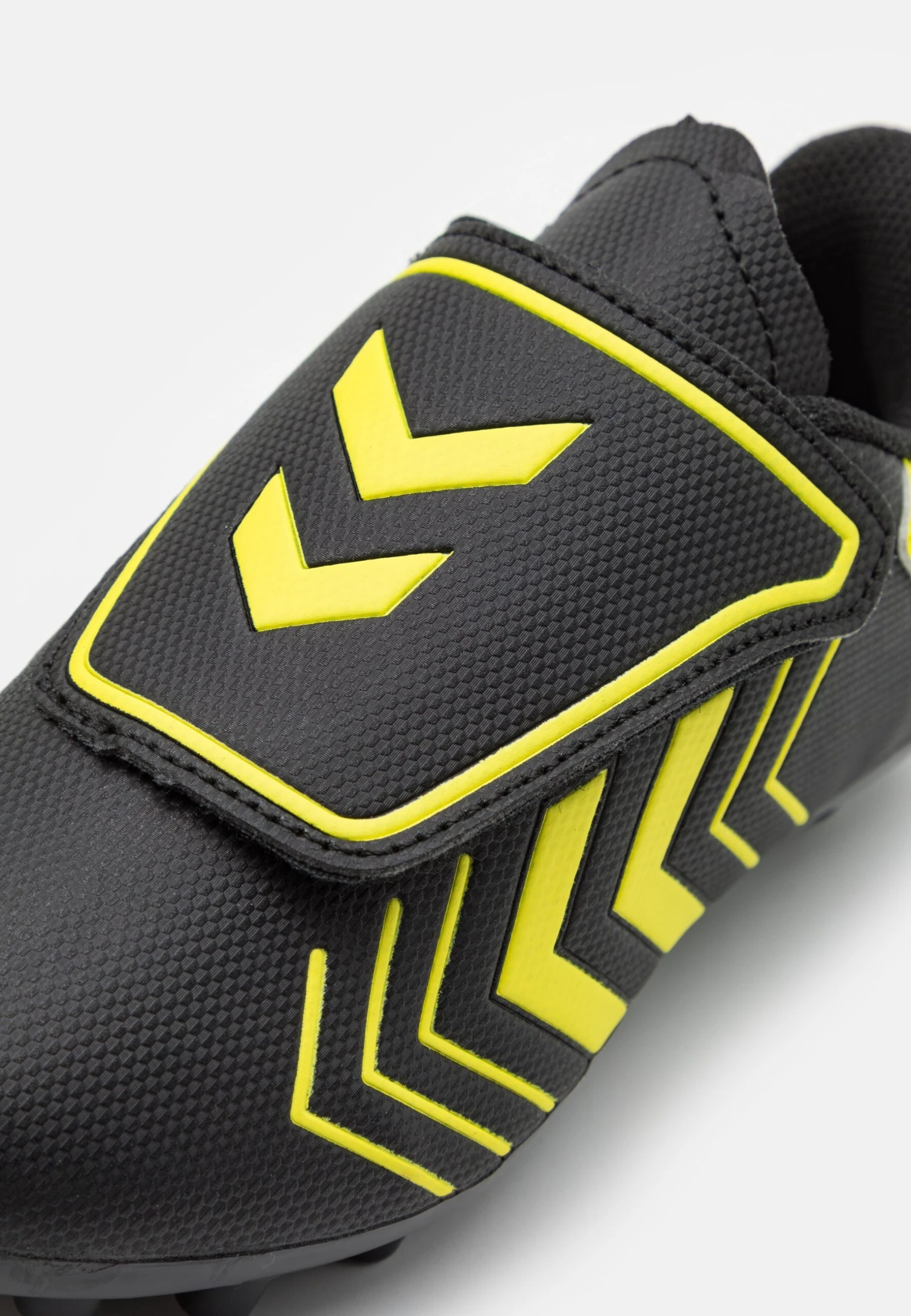 Hummel Hattrick Mg Jr - Botas De Fútbol Con Tacos - Caviar/Safety Yellow 8 Hummel Hattrick Mg Jr - Botas De Fútbol Con Tacos - Caviar/Safety Yellow - Imagen 6