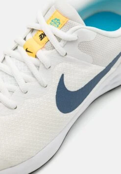 Nike Performance Revolution 6 Gs Unisex - Zapatillas De Running Neutras - Summit White/Diffused Blue/Light Bone/Blue Lightning -Tienda De Moda Juvenil 0d0b990ace194284ab08aebf772b82bd