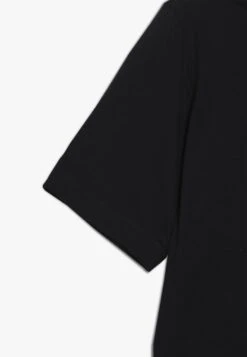 Nike Sportswear Tee Futura Unisex - Camiseta Básica - Black/White -Tienda De Moda Juvenil 109ac778b99840b19542d896cff2f2c9