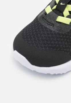 Nike Performance Revolution 6 Unisex - Zapatillas De Entrenamiento - Black/Summit White/Light Lemon Twist/Cobalt Bliss -Tienda De Moda Juvenil 13091b1f24e54638b97d0cb27c21a6ae