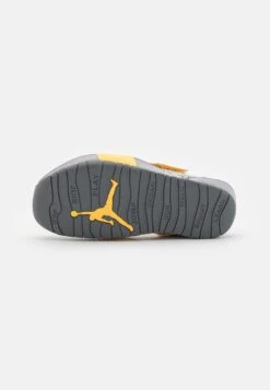 Jordan Flare Bp Unisex- Chanclas De Baño - Topaz Gold/Cement Grey/Tech Grey/Light Graphite -Tienda De Moda Juvenil 3cdb7cd7dcfb447181580974485ccd7c