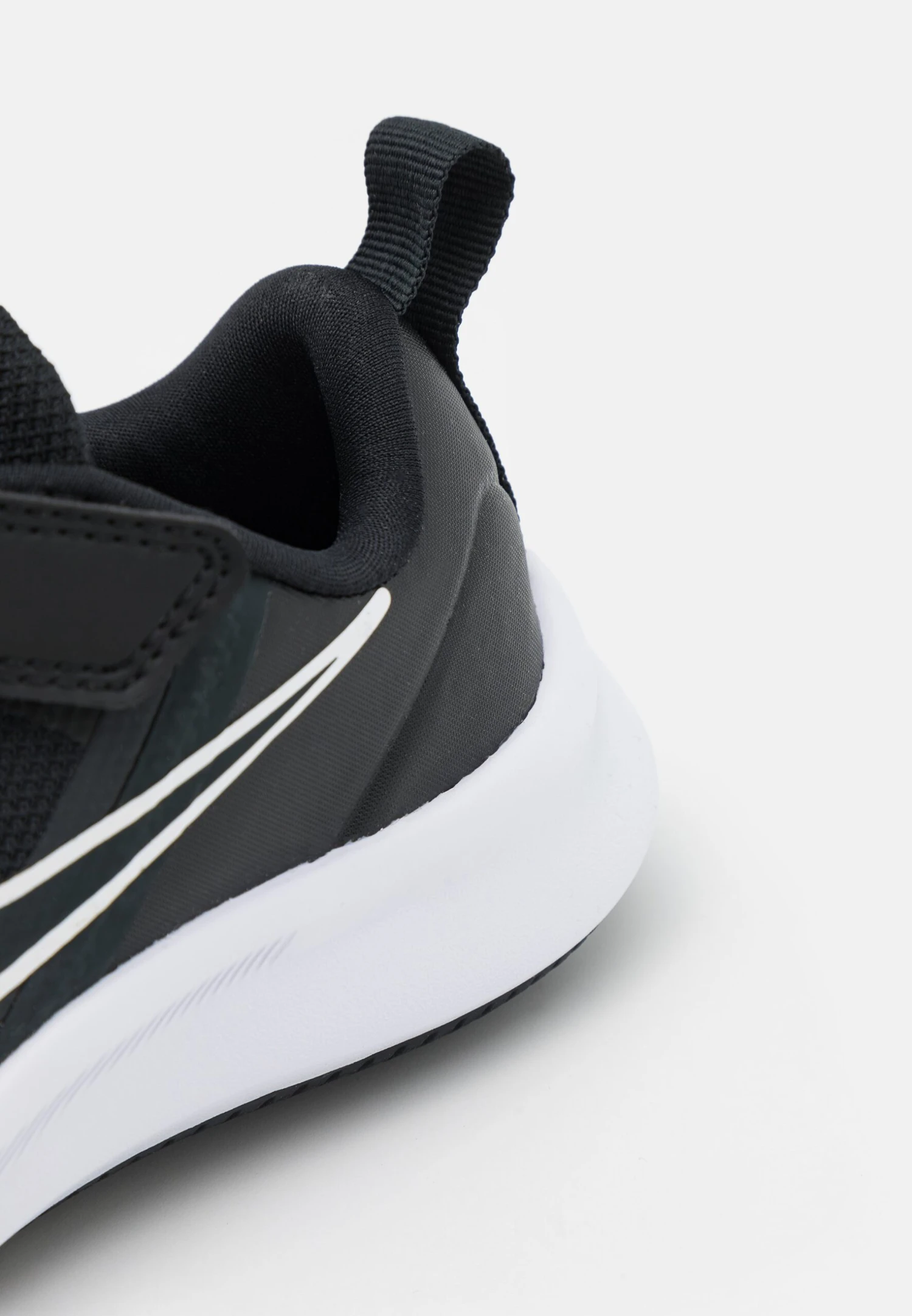 Nike Performance Star Runner 3 Unisex - Zapatillas De Running Neutras - Black/Dark Smoke Grey 8 Nike Performance Star Runner 3 Unisex - Zapatillas De Running Neutras - Black/Dark Smoke Grey - Imagen 6