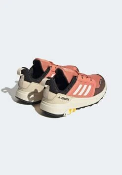 ADIDAS PERFORMANCE Terrex Trailmaker R.Rdy Unisex - Zapatillas De Senderismo - White Coral Gold Coloured -Tienda De Moda Juvenil 76e198d8d1af4dafba7b8553874931c1