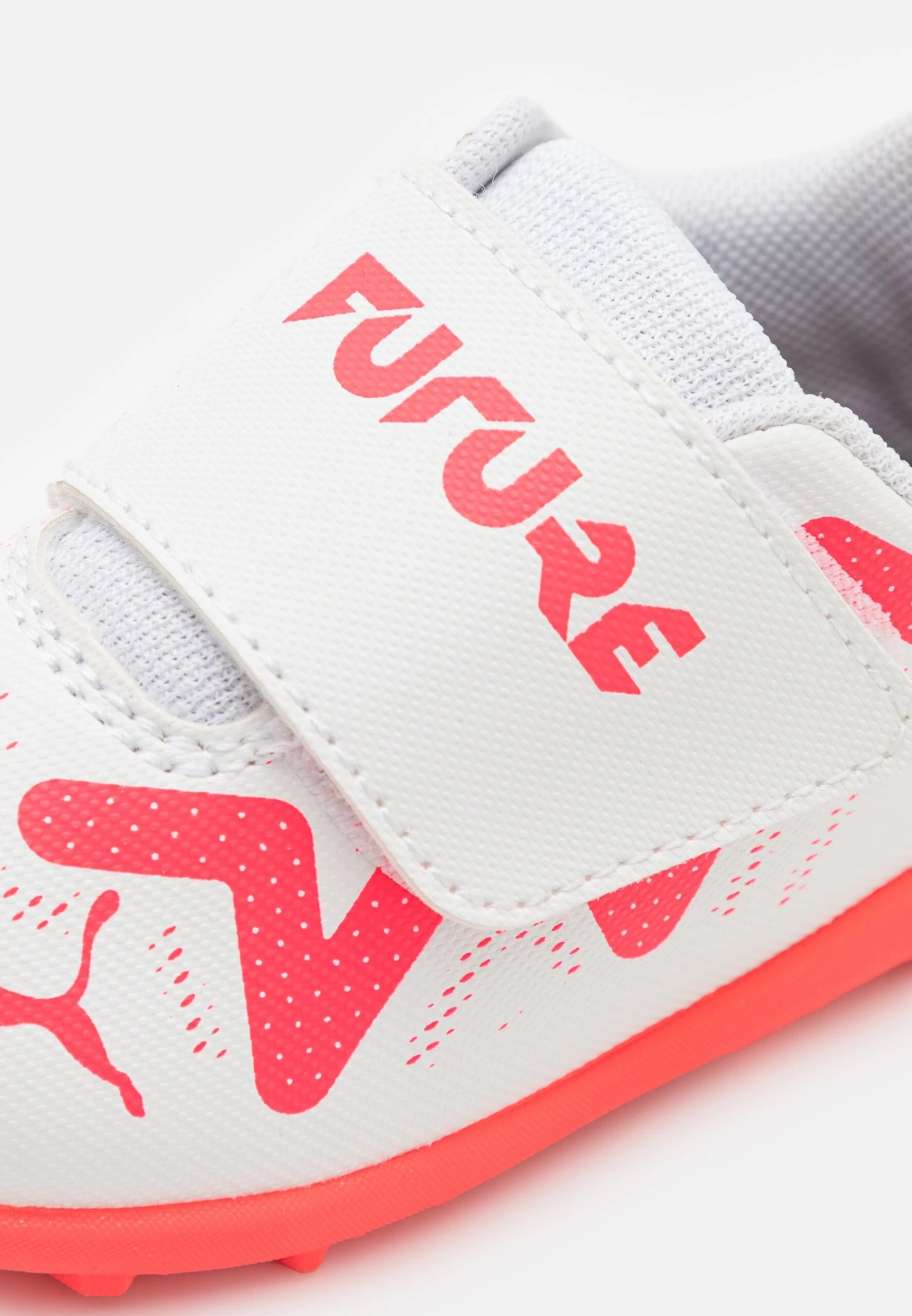 Puma Future Play Tt Unisex - Botas De Fútbol Multitacos - White/Fire Orchid 8 Puma Future Play Tt Unisex - Botas De Fútbol Multitacos - White/Fire Orchid - Imagen 6