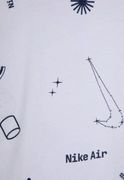 Nike Sportswear Symbol Galaxy Tee- Camiseta Estampada - White -Tienda De Moda Juvenil 88c150bf2a7d4a3cab3c1bd30c153ae9