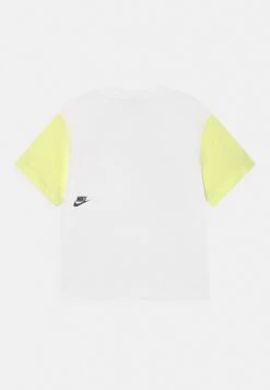 Nike Sportswear Tee Boxy - Camiseta Estampada - White/White -Tienda De Moda Juvenil 8e09443adf8745c1b0f16adfe994e477