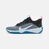 Nike Performance Omni Multi Court Unisex - Zapatillas De Running Neutras - Cool Grey/Photo Blue/Black/Light Crimson 1 Nike Performance Omni Multi Court Unisex - Zapatillas De Running Neutras - Cool Grey/Photo Blue/Black/Light Crimson -Tienda De Moda Juvenil a87014e4fd104601a982b910100e0018