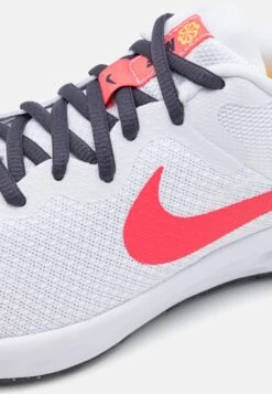 Nike Performance Revolution 6 Gs Unisex - Zapatillas De Running Neutras - White/Sea Coral/Gridiron/Laser Orange 13 Nike Performance Revolution 6 Gs Unisex - Zapatillas De Running Neutras - White/Sea Coral/Gridiron/Laser Orange -Tienda De Moda Juvenil b3ef422d3423459bb7445477e9c38503
