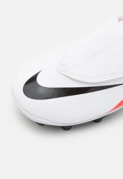 Nike Performance Jr Mercurial Vapor 15 Club Mg Ps Unisex - Botas De Fútbol Con Tacos - Bright Crimson/White/Black 13 Nike Performance Jr Mercurial Vapor 15 Club Mg Ps Unisex - Botas De Fútbol Con Tacos - Bright Crimson/White/Black -Tienda De Moda Juvenil cb0357a9f0d943299159532fd1a1ded5