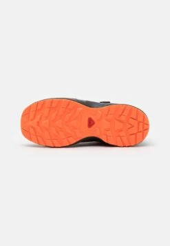 Salomon Outway Cswp Junior Unisex - Zapatillas De Senderismo - Ebony/Black/Shocking Orange -Tienda De Moda Juvenil e165fe712647422abcc781140a2b840d