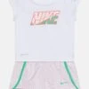 Nike Sportswear Pic Sprinter Set - Pantalón Corto De Deporte - Pink Bloom -Tienda De Moda Juvenil e59578fab14041dc996fc479bdb64449