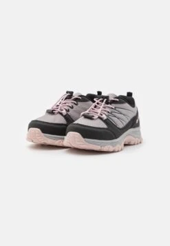Hi-Tec Trail Explorer Low - Zapatillas De Senderismo - Grey/Pink -Tienda De Moda Juvenil f99f29cdbc8146c1abad981c0474244b