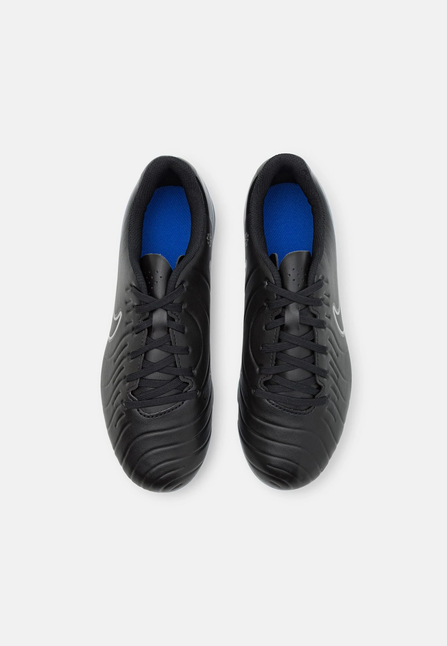 Nike Performance Jr Legend 10 Club Fg Mg Unisex - Botas De Fútbol Con Tacos - Black/Chrome/Hyper Royal 6 Nike Performance Jr Legend 10 Club Fg Mg Unisex - Botas De Fútbol Con Tacos - Black/Chrome/Hyper Royal - Imagen 4
