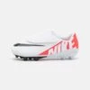 Nike Performance Jr Mercurial Vapor 15 Club Mg Ps Unisex - Botas De Fútbol Con Tacos - Bright Crimson/White/Black 2 Nike Performance Jr Mercurial Vapor 15 Club Mg Ps Unisex - Botas De Fútbol Con Tacos - Bright Crimson/White/Black -Tienda De Moda Juvenil fb7cbc5bfe3e4f6bbd40d3ea331effb6